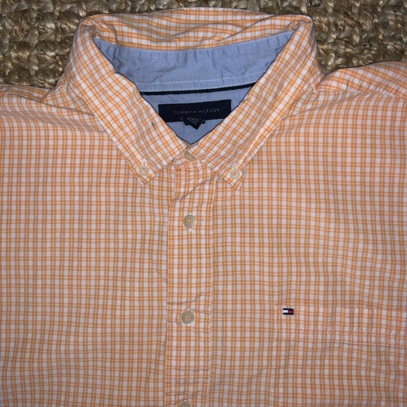 Tommy Hilfiger plaid Button down - Picture 3 of 3